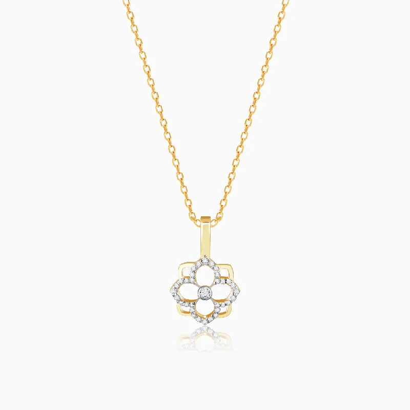 Gold Gracious Flower Diamond Pendant