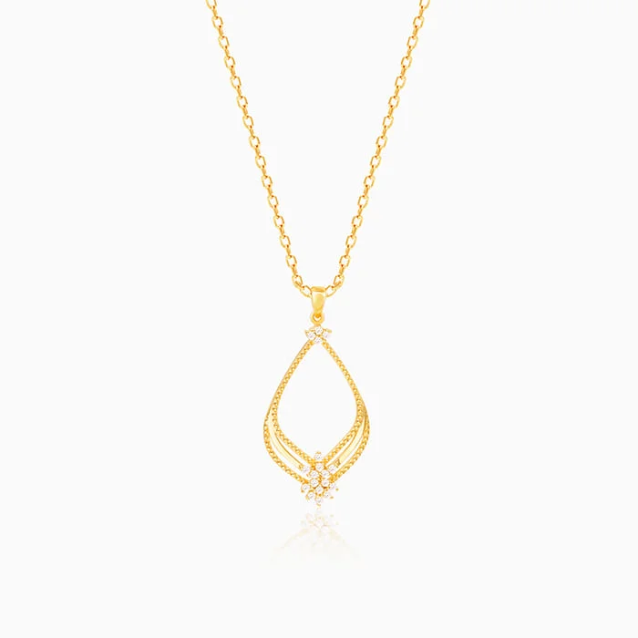 Golden Princess Pendant With Link Chain