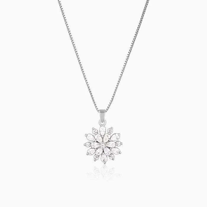 Silver Heavenly Flower Pendant With Box Chain